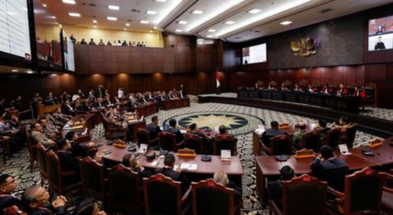 BREAKING NEWS: Mahkamah Konstitusi (MK) juga Tolak Gugatan PHPU Ganjar-Mahfud Pilpres 2024