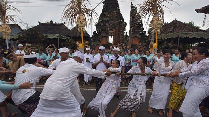 Menggali Kearifan Lokal dalam Tradisi Mbed-Mbedan di Desa Semate