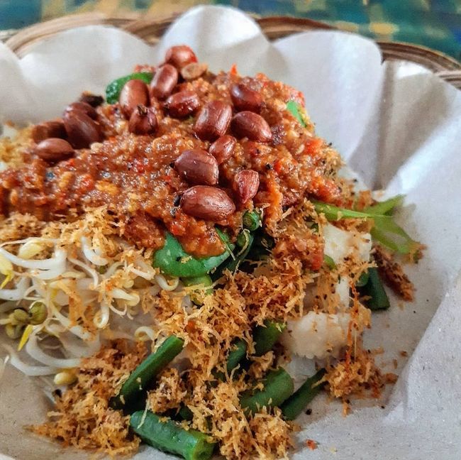 Menikmati Kelezatan Serombotan, Hidangan Tradisional Khas Bali