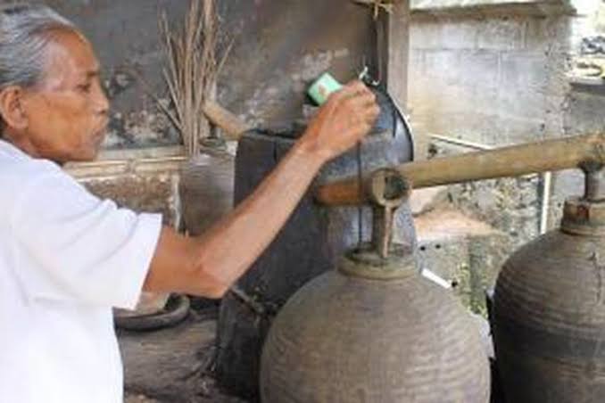 Arak Karangasem: Warisan Budaya Bali yang Berharga