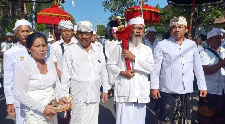 Tradisi Ngerebeg Keris Ki Baru Gajah di Kediri, Tabanan