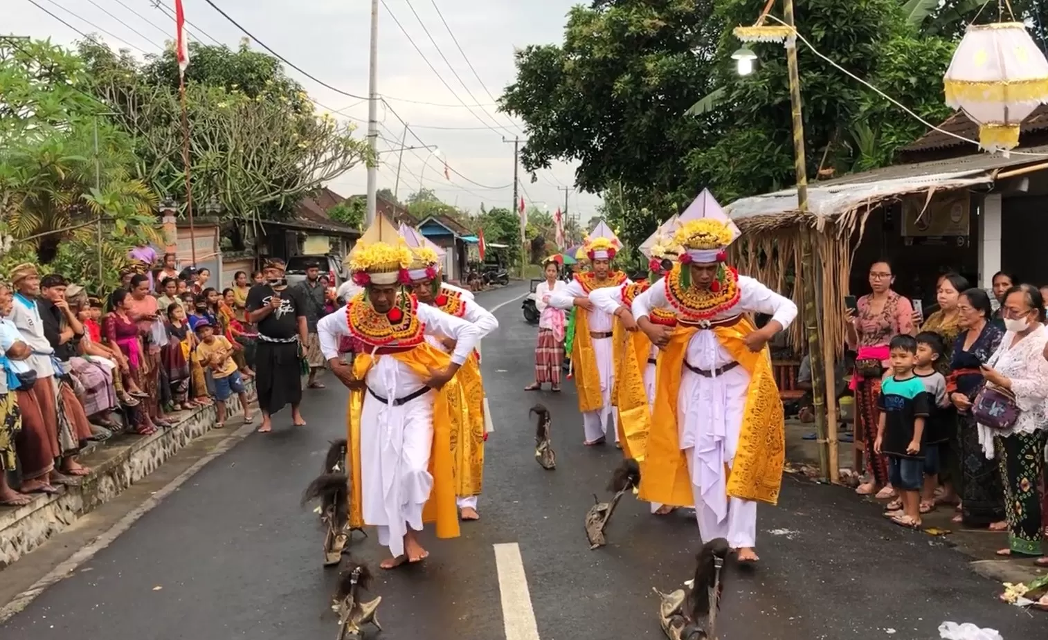 Tarian Sakral Baris Kurkuwak, Baris Basang Gede, dan Baris Dadap: Filosofi dan Cerita Di Baliknya