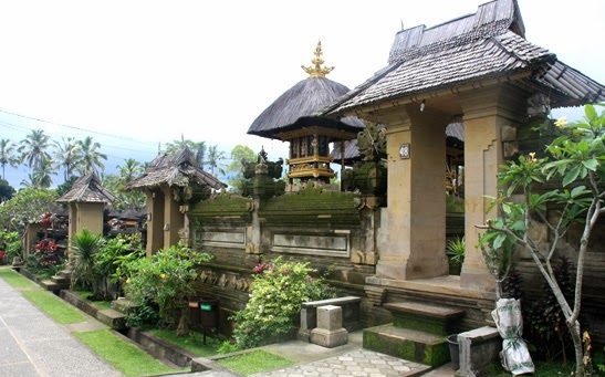 Memperkenalkan Angkul-Angkul Seragam Penglipuran: Ciri Khas Desa Wisata di Bangli, Bali