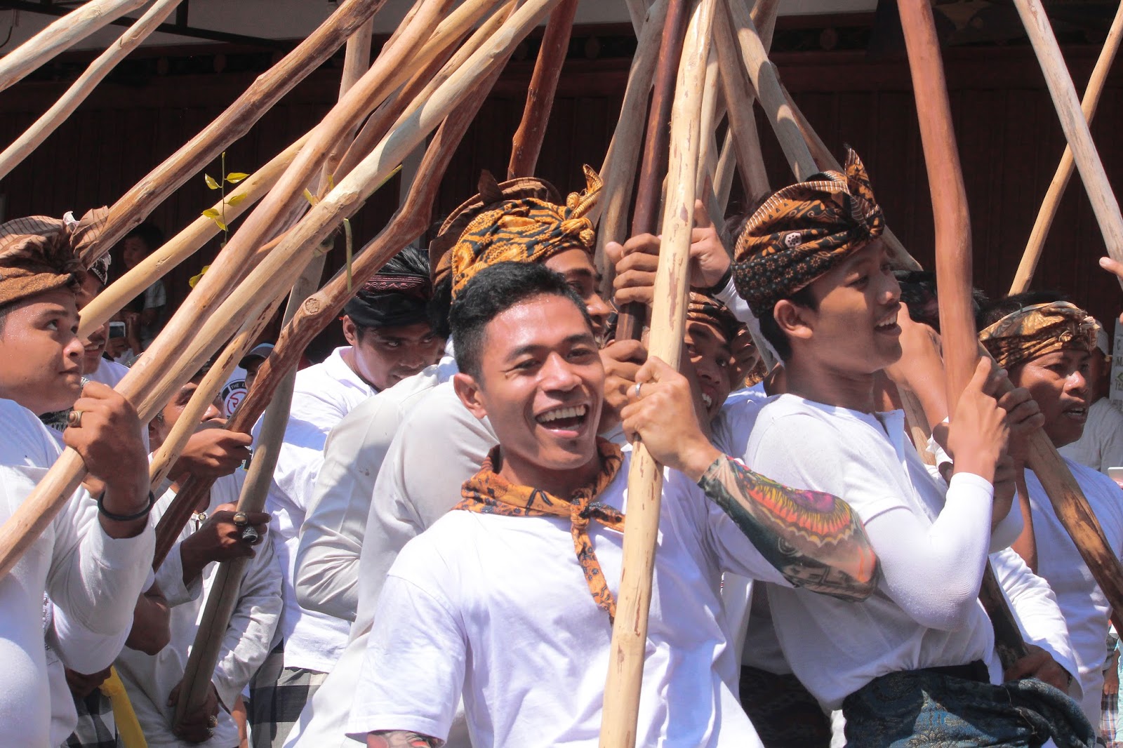 Tradisi Tolak Bala Mekotek: Warisan Leluhur Desa Munggu