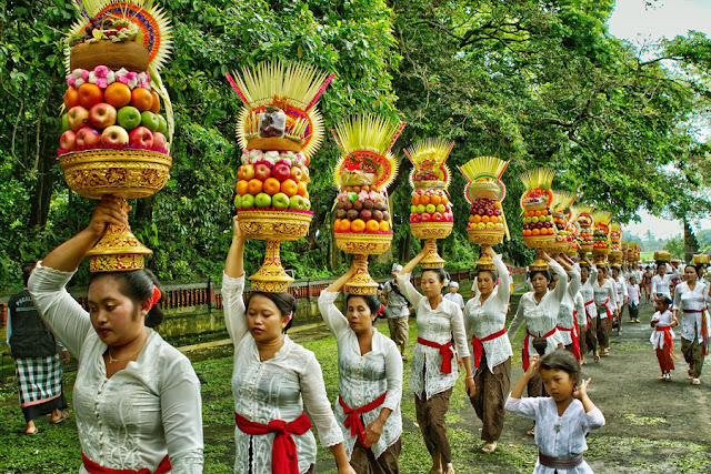 Mepeed DI Pura Alas Kedaton