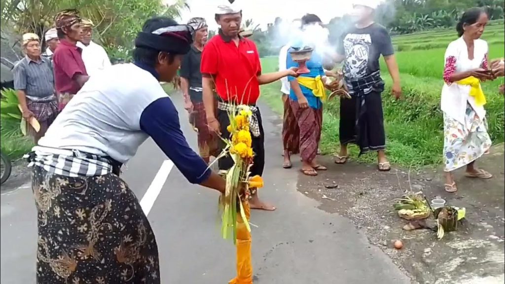 Tarian Sang Hyang Sampat