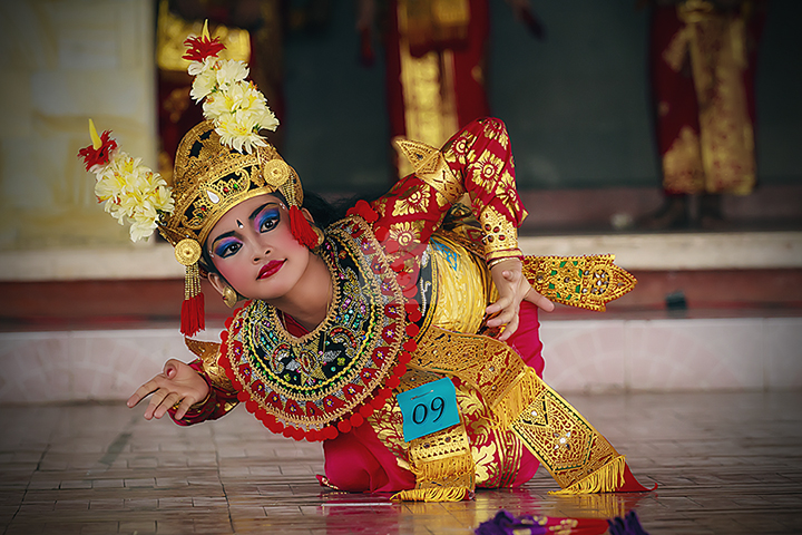 Tari Condong: Tarian yang Terlahir dari Alam Mimpi