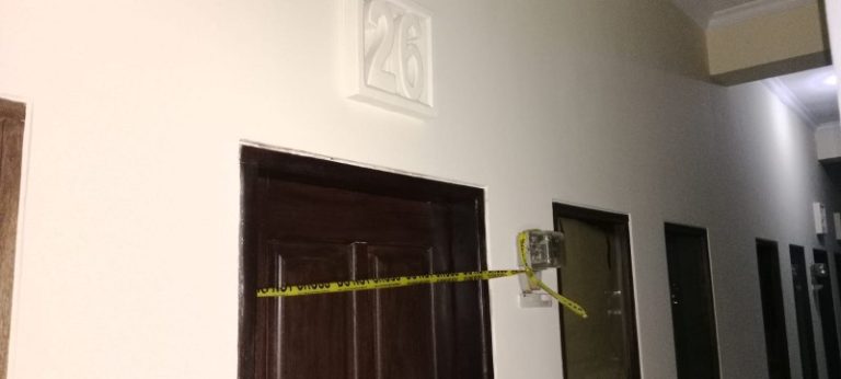 Wanita Telanjang Ditemukan Tewas dengan Leher Dililit Kabel di Penginapan Pemogan