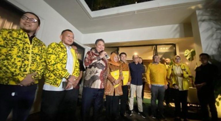 Golkar Resmi Usung Khofifah dan Emil Dardak untuk Pilgub Jatim 2024