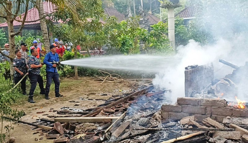 Api Dupa Sebabkan Rumah Hangus Terbakar