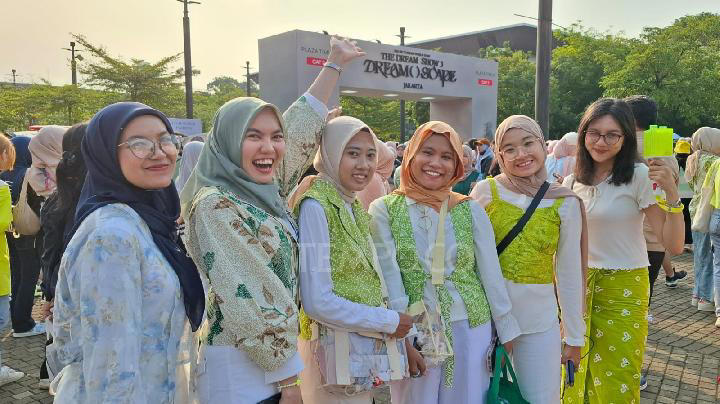 NCT Dream Konser Di GBK, Dreamies Bangga Berbatik